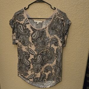Daniel Rainn Black and Gray Paisley Short Sleeve Top